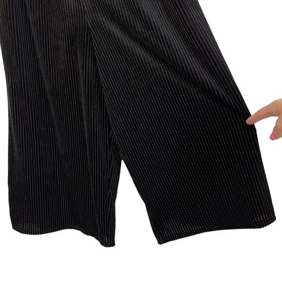 Torrid Black Shadow Stripe Velvet Jumpsuit, Size 0 - Picture 9 of 13